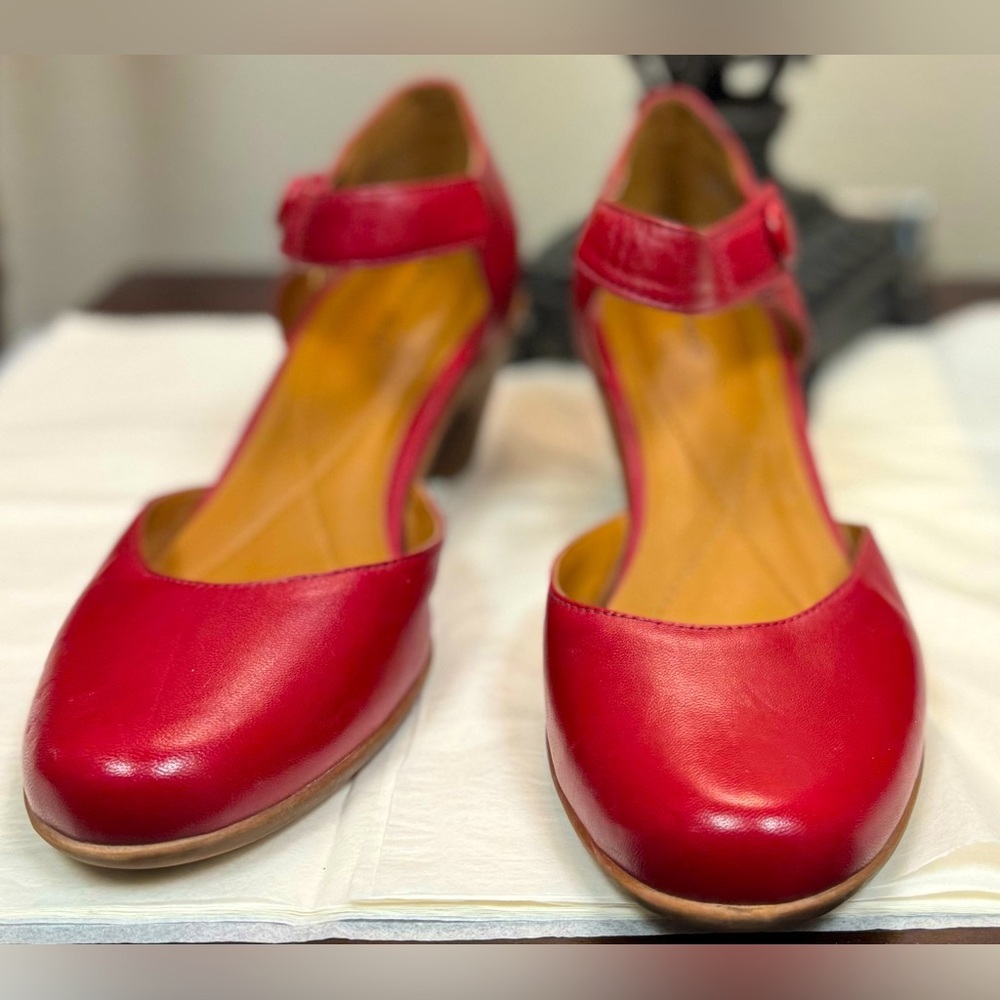 Life Stride Red Heels